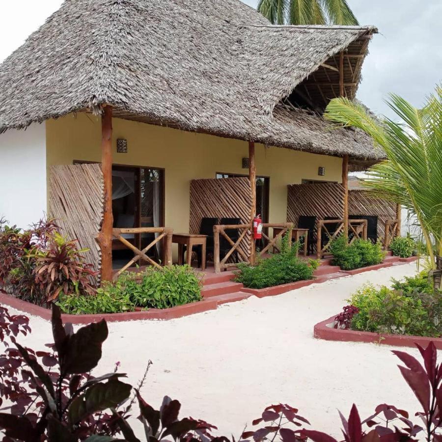 Amber Lodge Pongwe Exterior photo